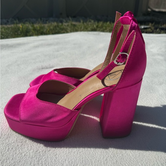 Missguided Pink Platform Pumps - Picture 4 of 6